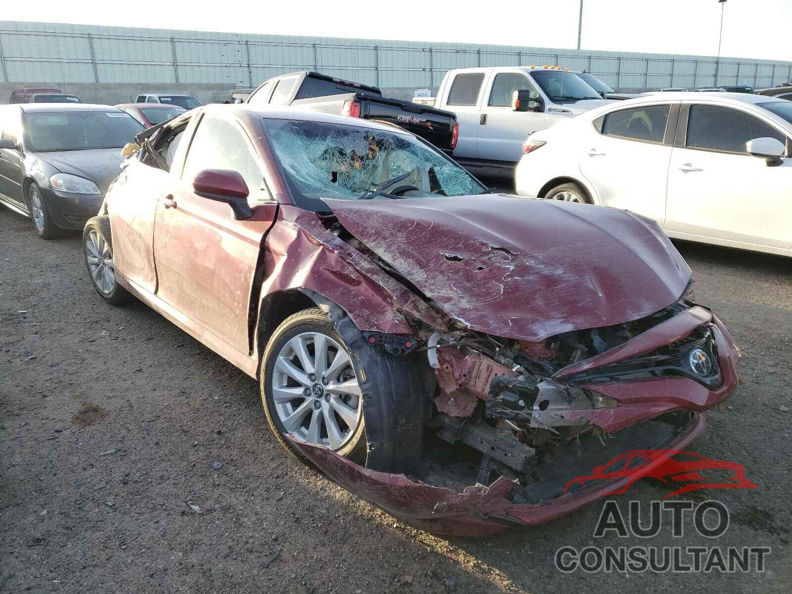 TOYOTA CAMRY 2018 - 4T1B11HK8JU553101