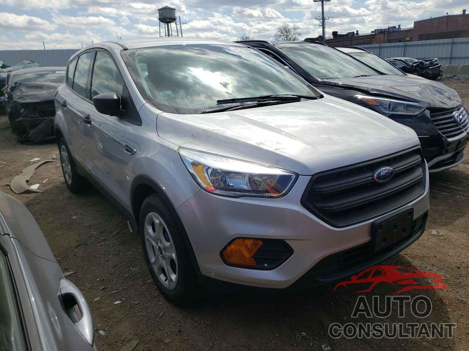 FORD ESCAPE 2017 - 1FMCU0F70HUB19947