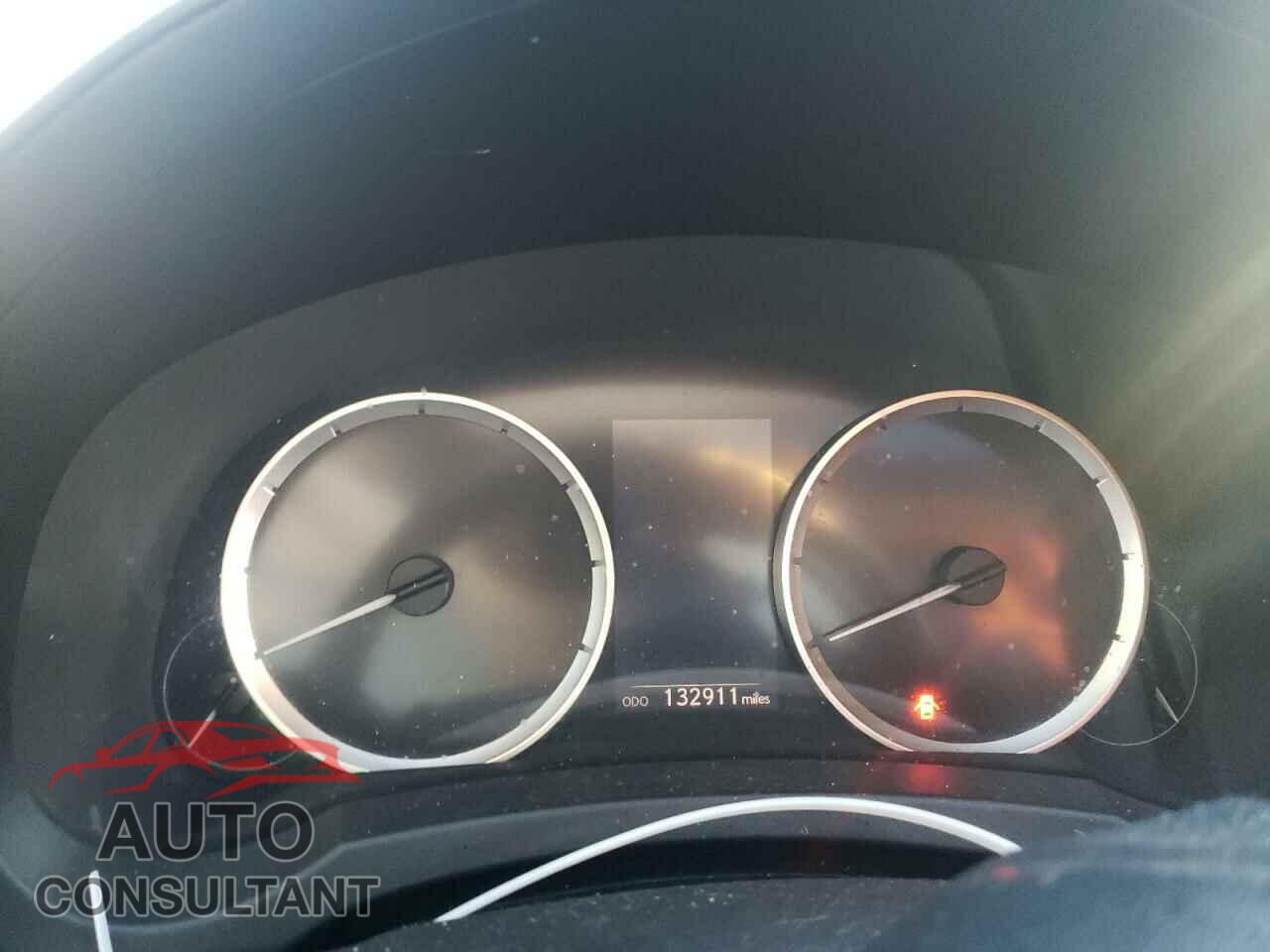 LEXUS IS 2015 - JTHCF1D22F5027109