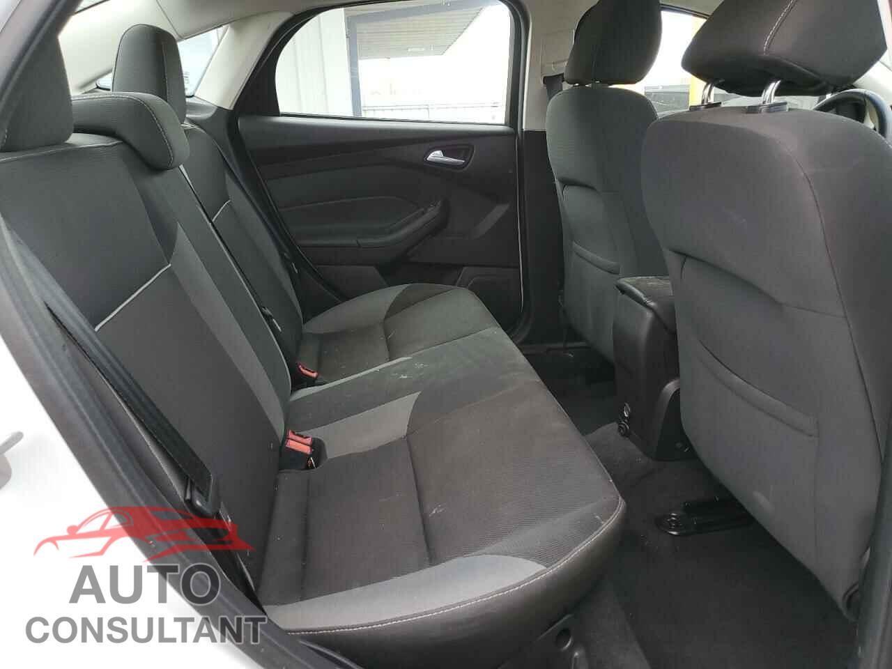 FORD FOCUS 2014 - 1FADP3F28EL228833