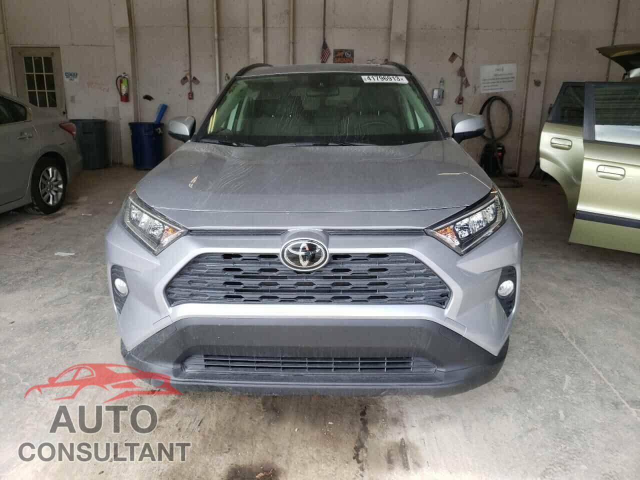 TOYOTA RAV4 2020 - JTMP1RFV8LD048409
