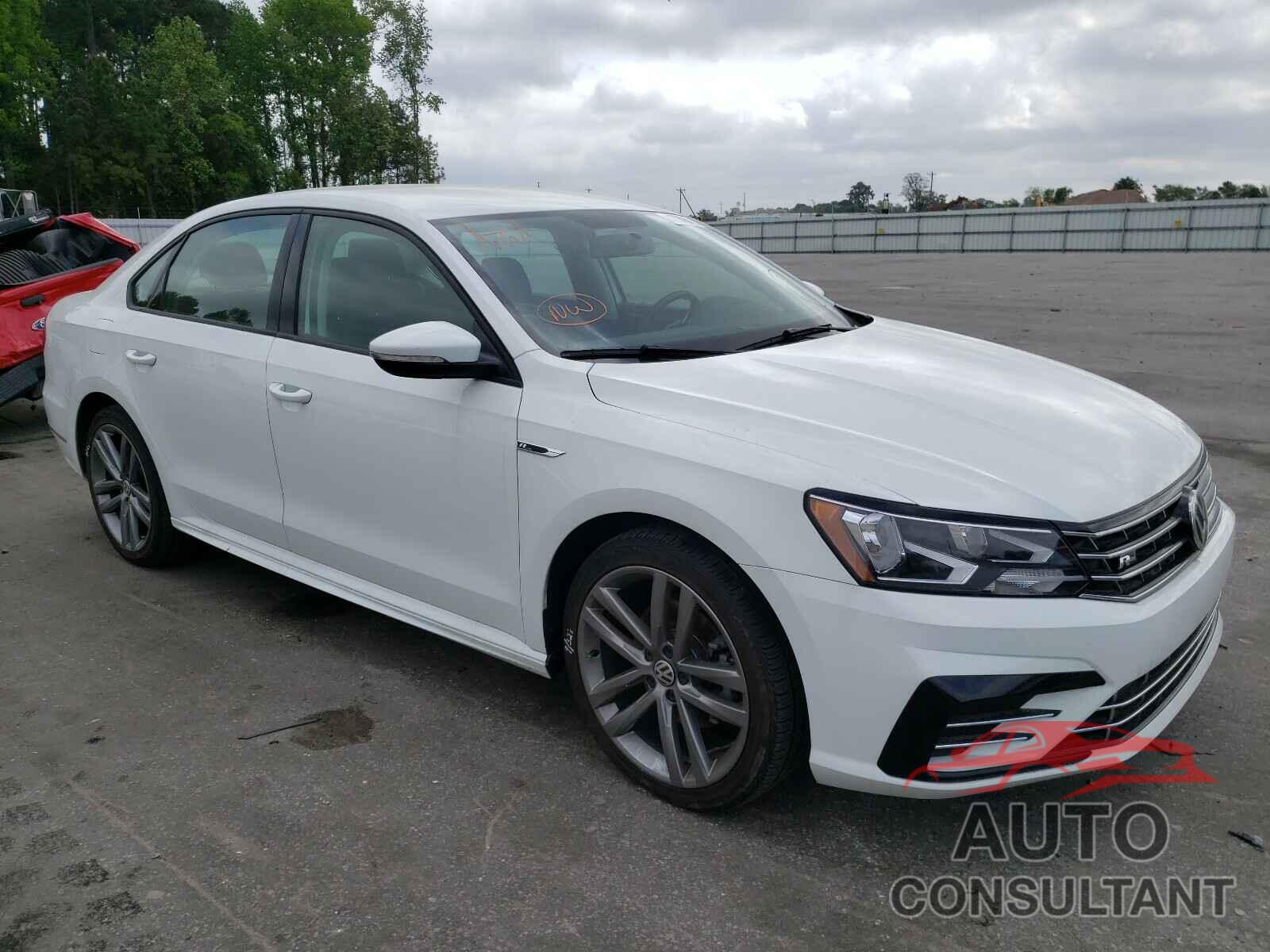 VOLKSWAGEN PASSAT 2018 - 1VWAA7A35JC046875