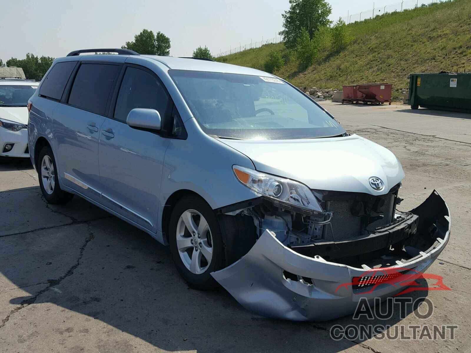 TOYOTA SIENNA LE 2015 - 5TDKK3DC3FS575062