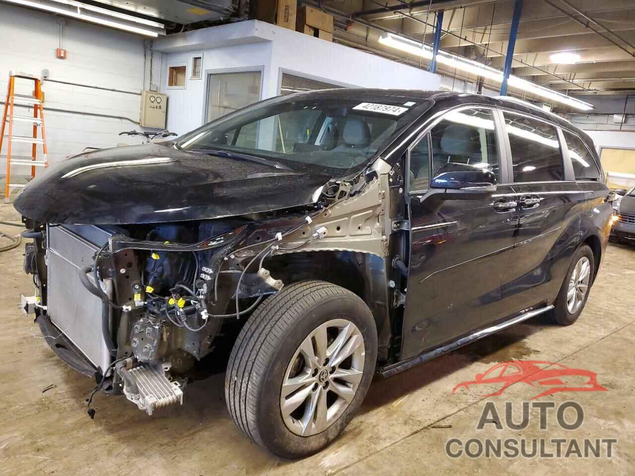 TOYOTA SIENNA 2022 - 5TDZSKFC7NS045875