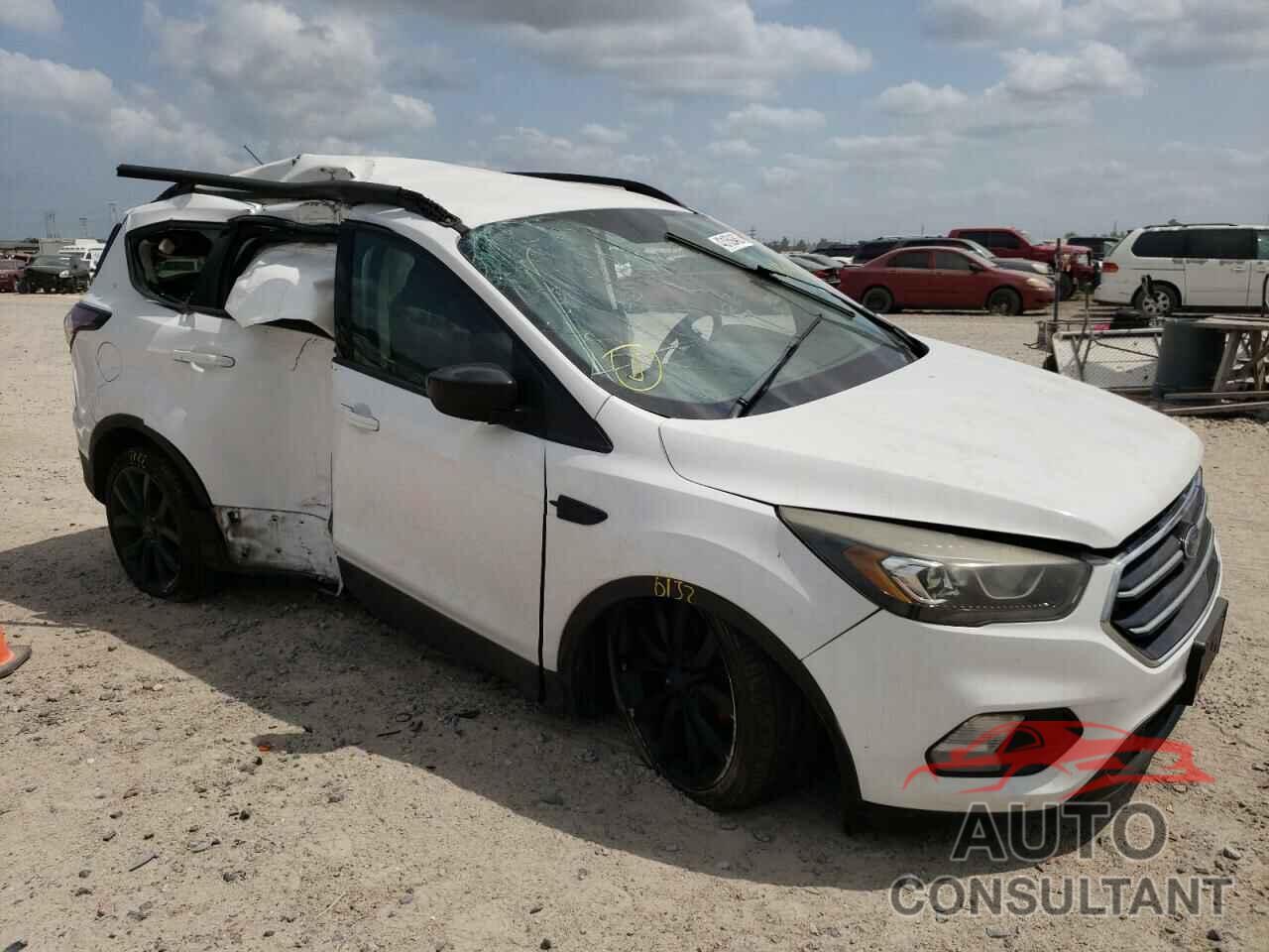 FORD ESCAPE 2017 - 1FMCU0GD8HUC78140