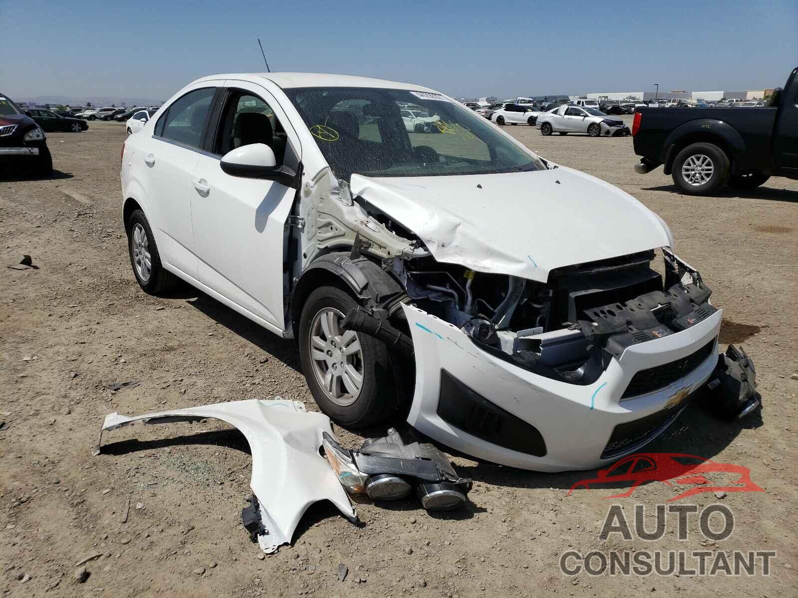CHEVROLET SONIC 2016 - 1G1JC5SH9G4102002
