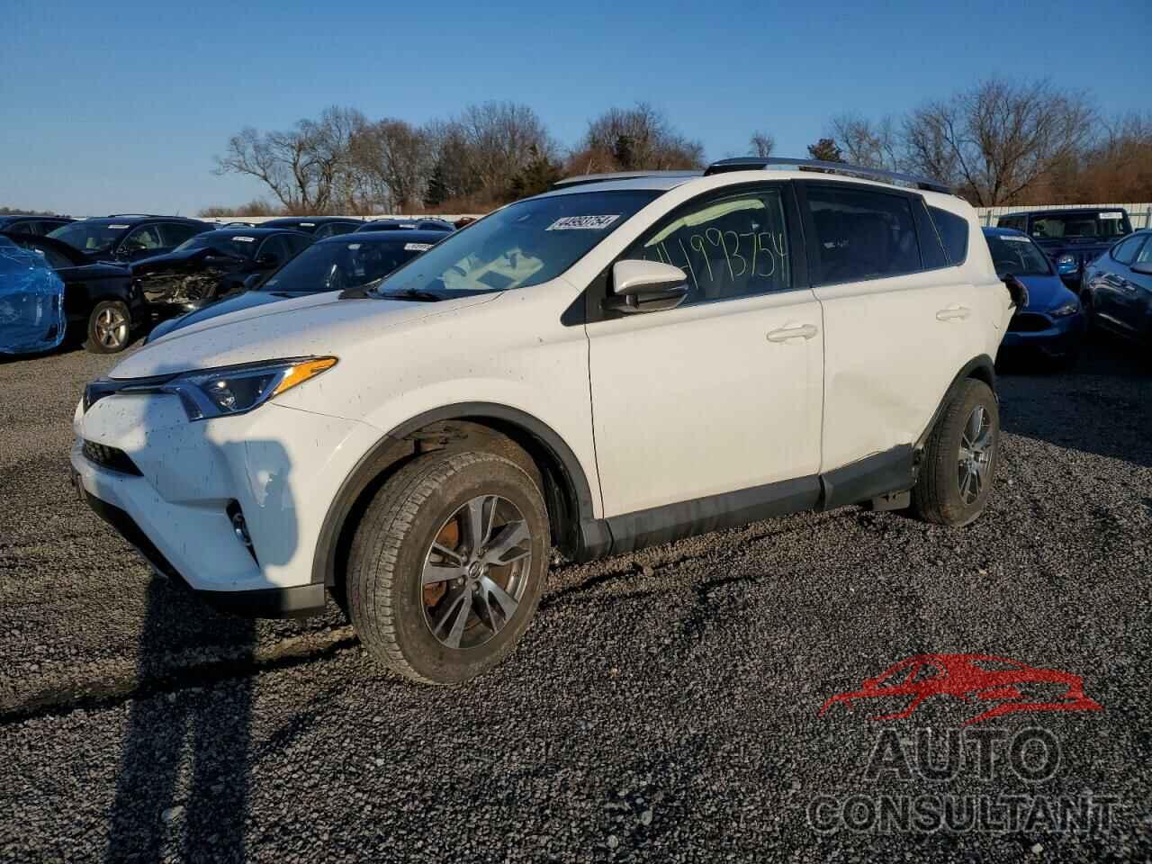 TOYOTA RAV4 2017 - JTMRFREV8HJ130077
