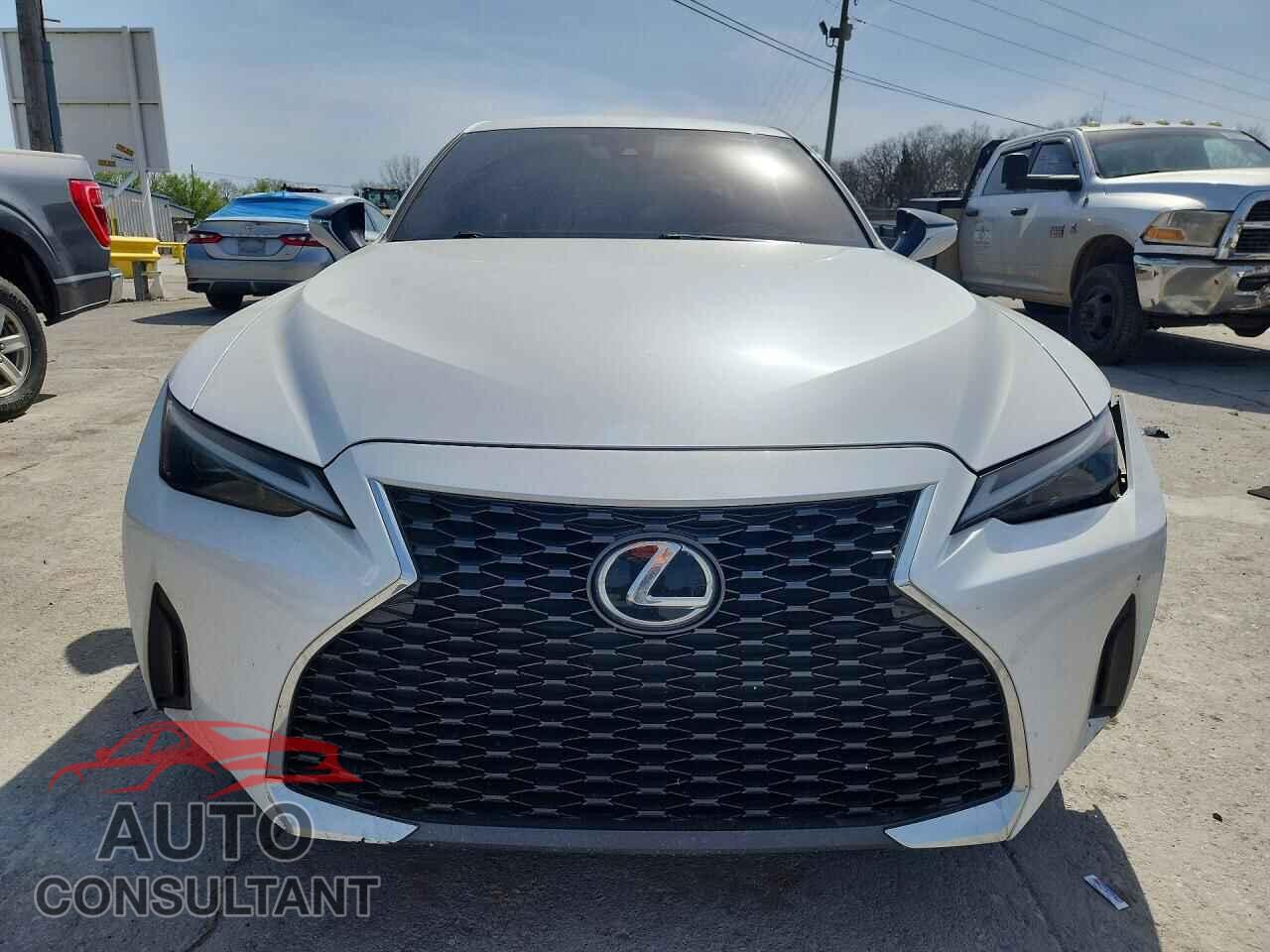 LEXUS IS 2021 - JTHAA1D25M5113906