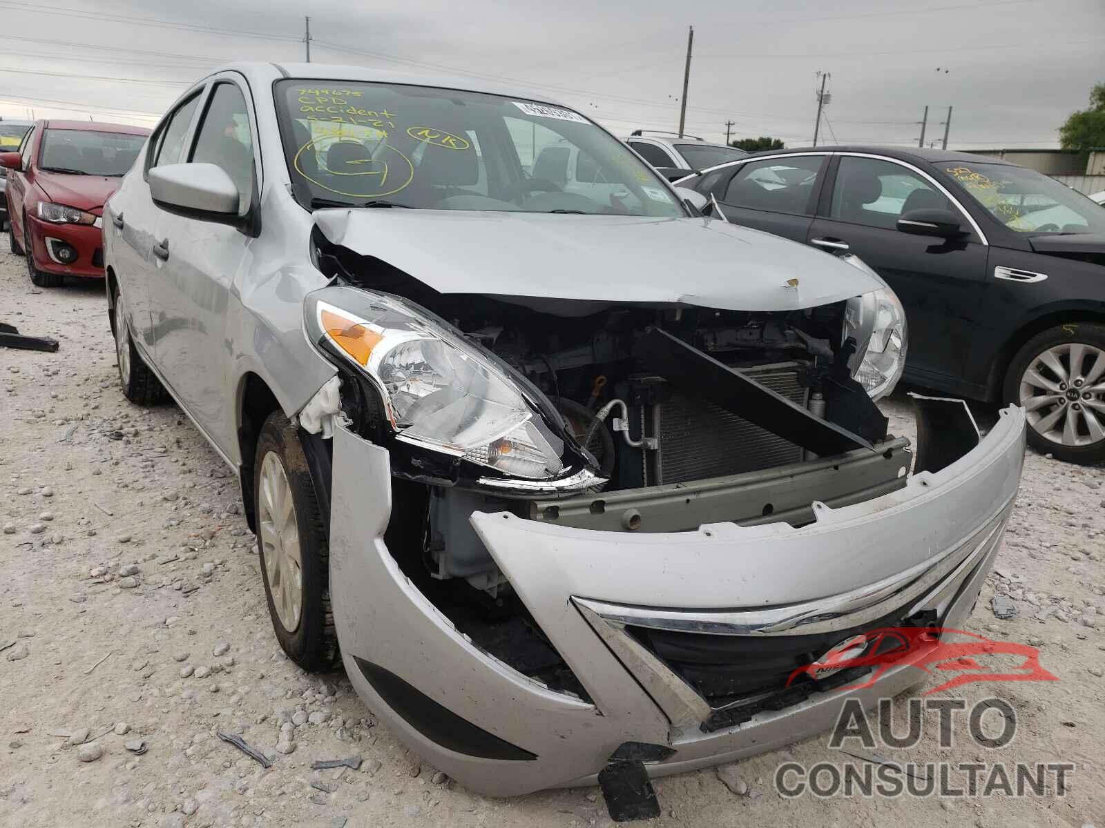 NISSAN VERSA 2019 - 3N1CN7AP9KL827541