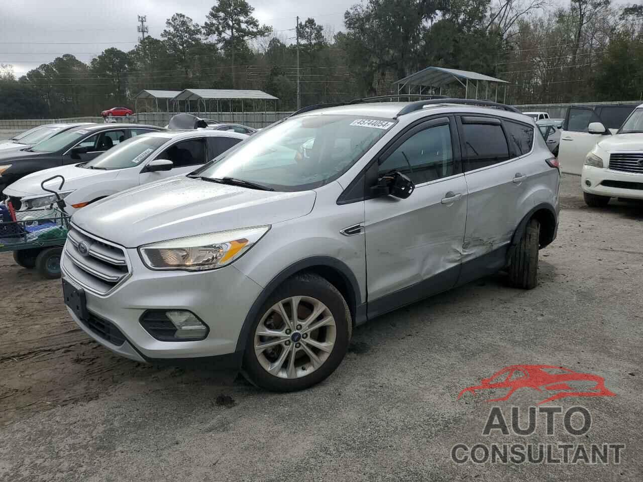 FORD ESCAPE 2017 - 1FMCU0G9XHUE13209