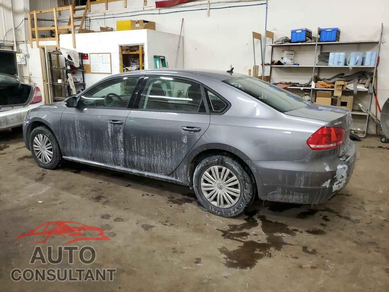 VOLKSWAGEN PASSAT 2015 - 1VWAT7A32FC048276