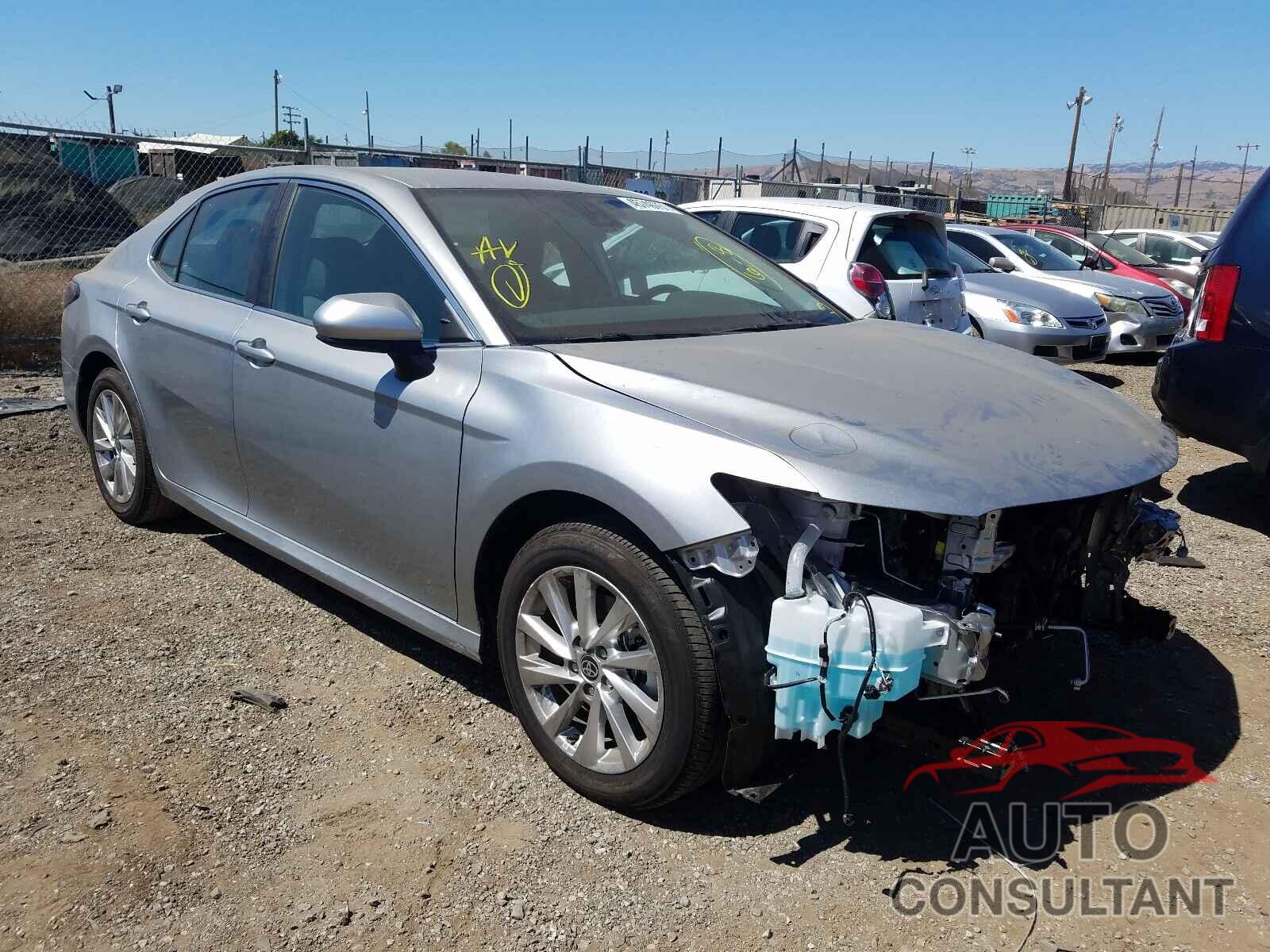 TOYOTA CAMRY 2021 - 4T1C11AK5MU560297
