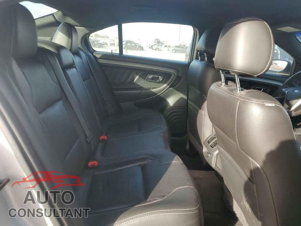 FORD TAURUS 2015 - 1FAHP2E82FG148021