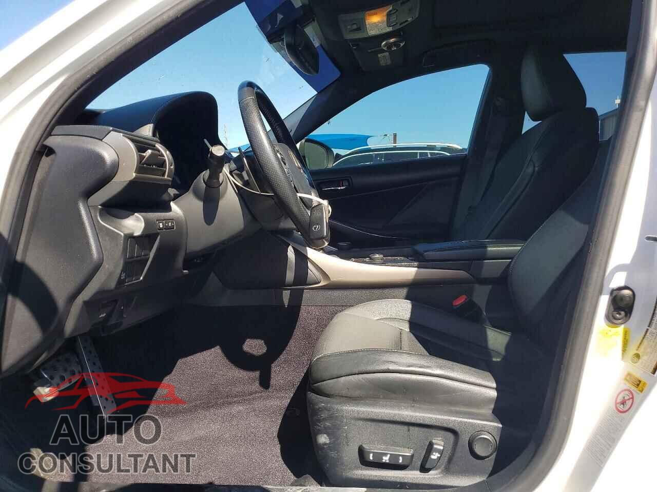 LEXUS IS 2014 - JTHBF1D21E5036801