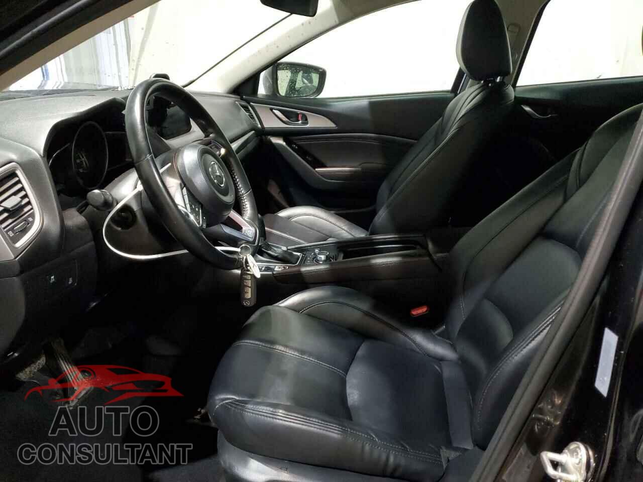 MAZDA 3 2018 - 3MZBN1V34JM201575
