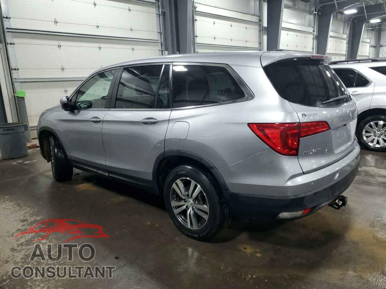 HONDA PILOT 2017 - 5FNYF6H55HB007740