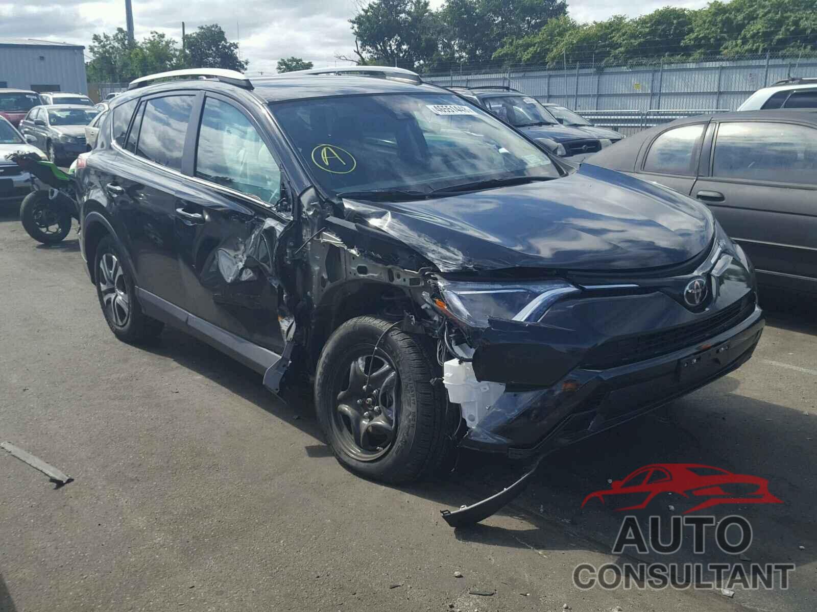 TOYOTA RAV4 LE 2018 - 2T3BFREV5JW715496