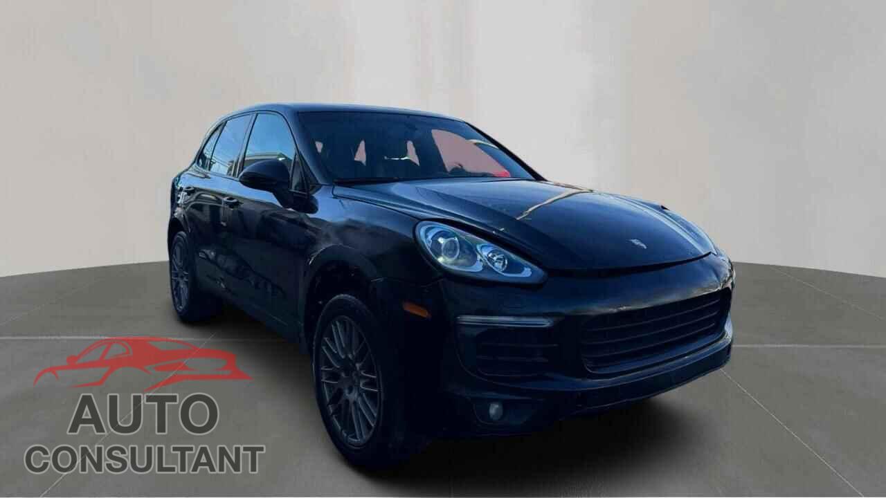 PORSCHE CAYENNE 2017 - WP1AA2A25HKA85543