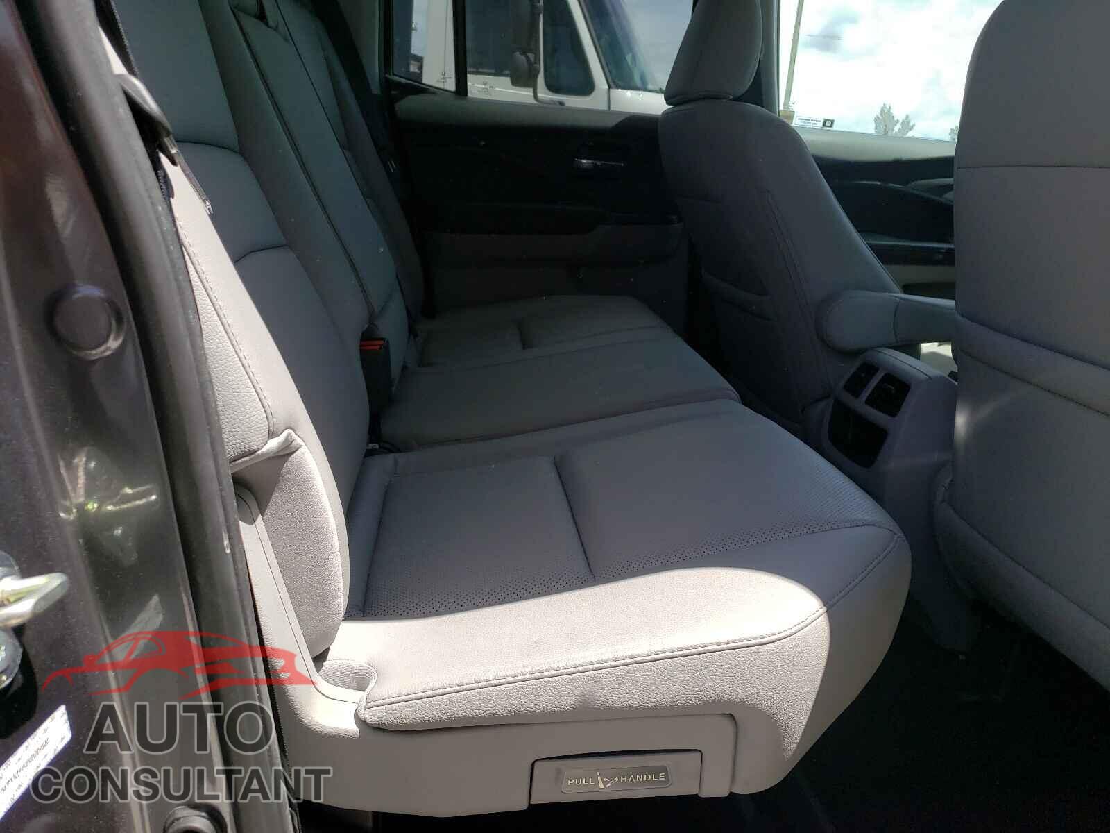 HONDA RIDGELINE 2017 - 5FPYK2F64HB009602