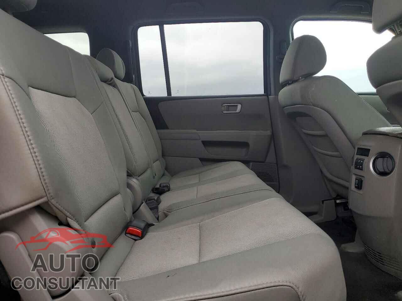 HONDA PILOT 2011 - 5FNYF3H26BB020699