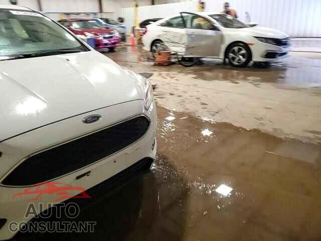 FORD FOCUS 2017 - 1FADP3K20HL272318