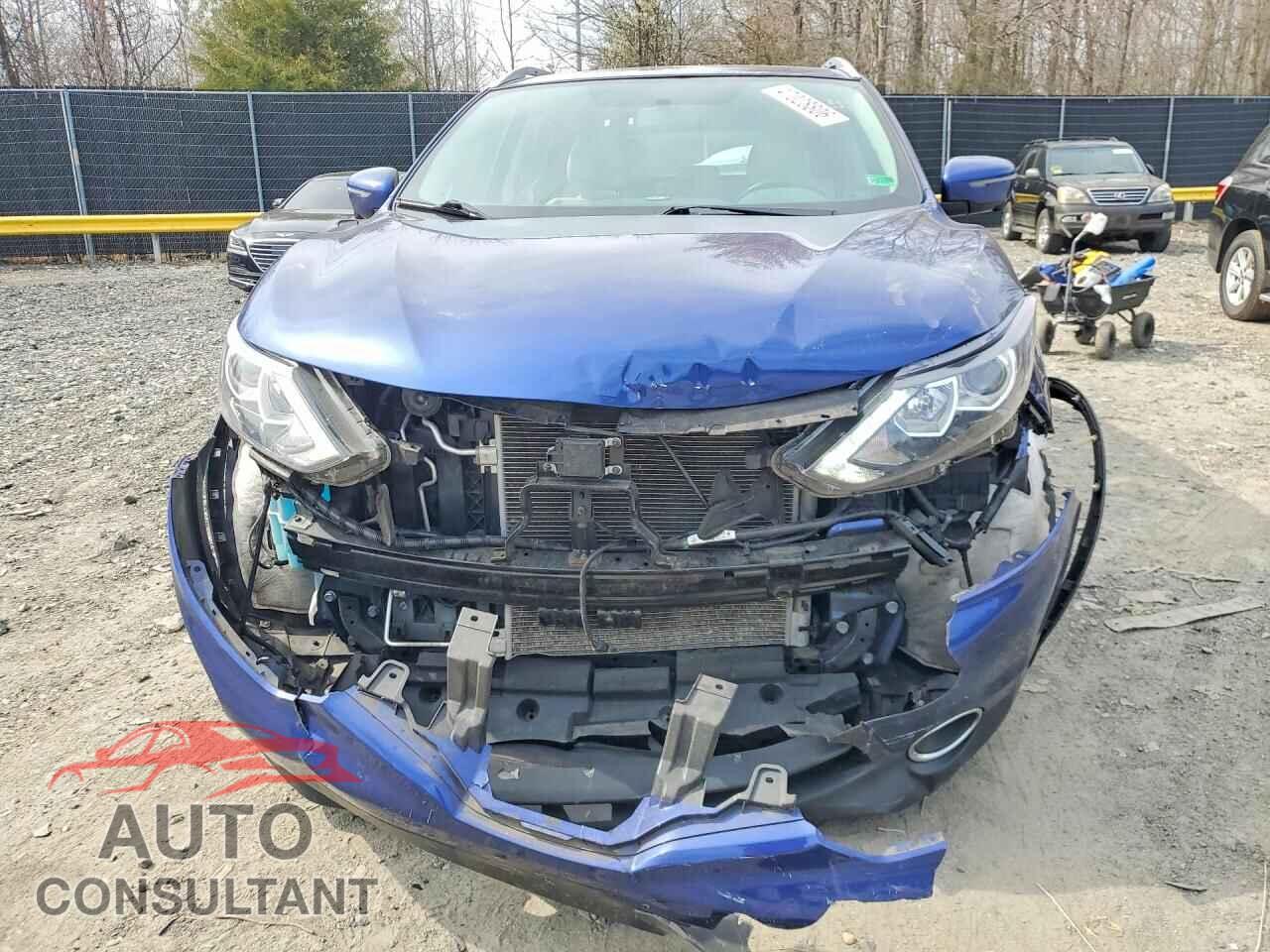 NISSAN ROGUE 2018 - JN1BJ1CR8JW263473