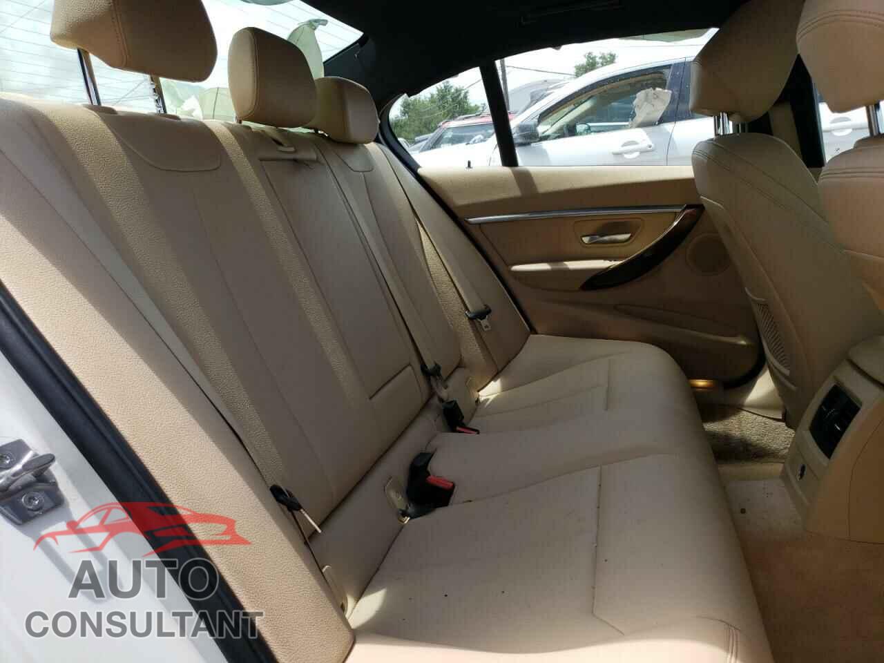 BMW 3 SERIES 2016 - WBA8E3G54GNU01472