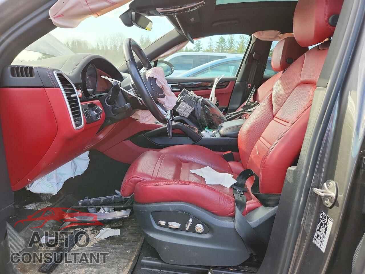 PORSCHE CAYENNE 2019 - WP1AA2AY3KDA17287
