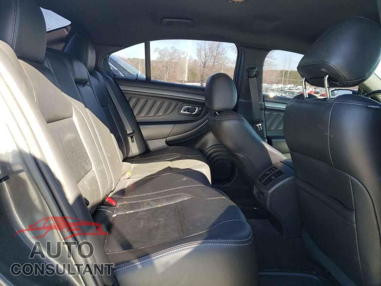 FORD TAURUS 2018 - 1FAHP2E88JG103724