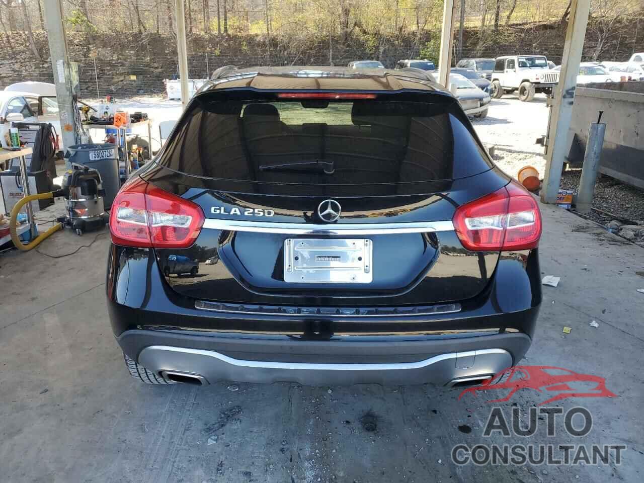 MERCEDES-BENZ GLA-CLASS 2018 - WDCTG4EB3JJ421436