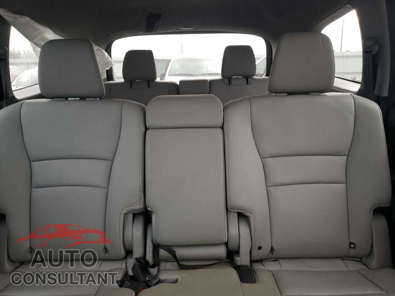 HONDA PILOT 2017 - 5FNYF6H71HB059643