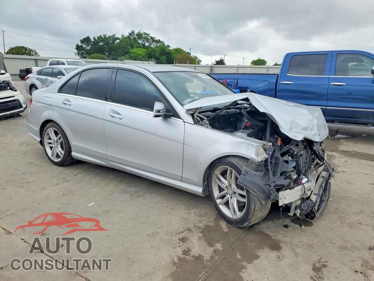 MERCEDES-BENZ C-CLASS 2013 - WDDGF4HB8DR287749