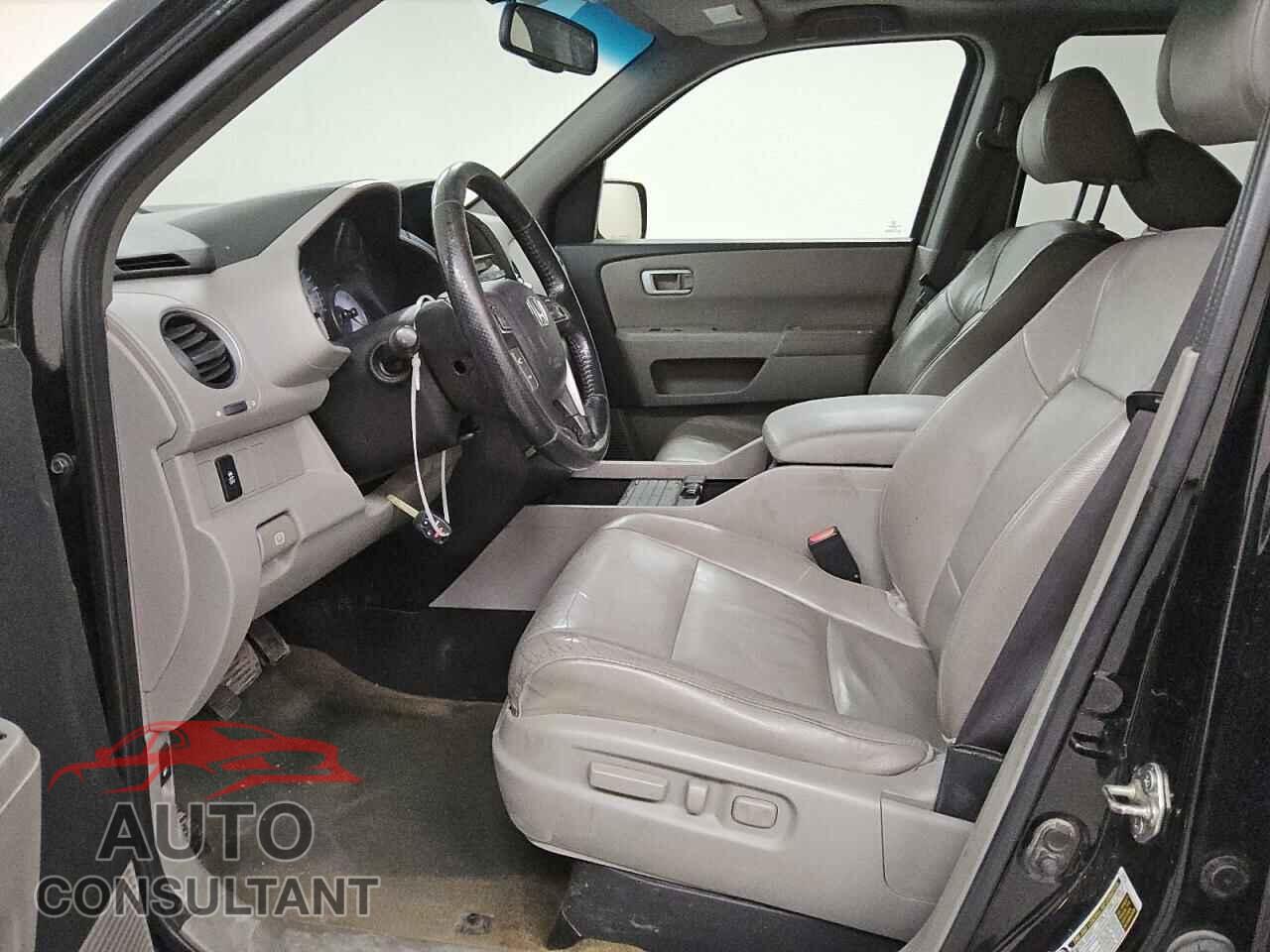 HONDA PILOT 2015 - 5FNYF3H55FB010360