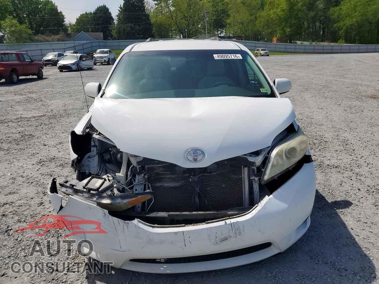 TOYOTA SIENNA 2013 - 5TDKK3DC8DS313146