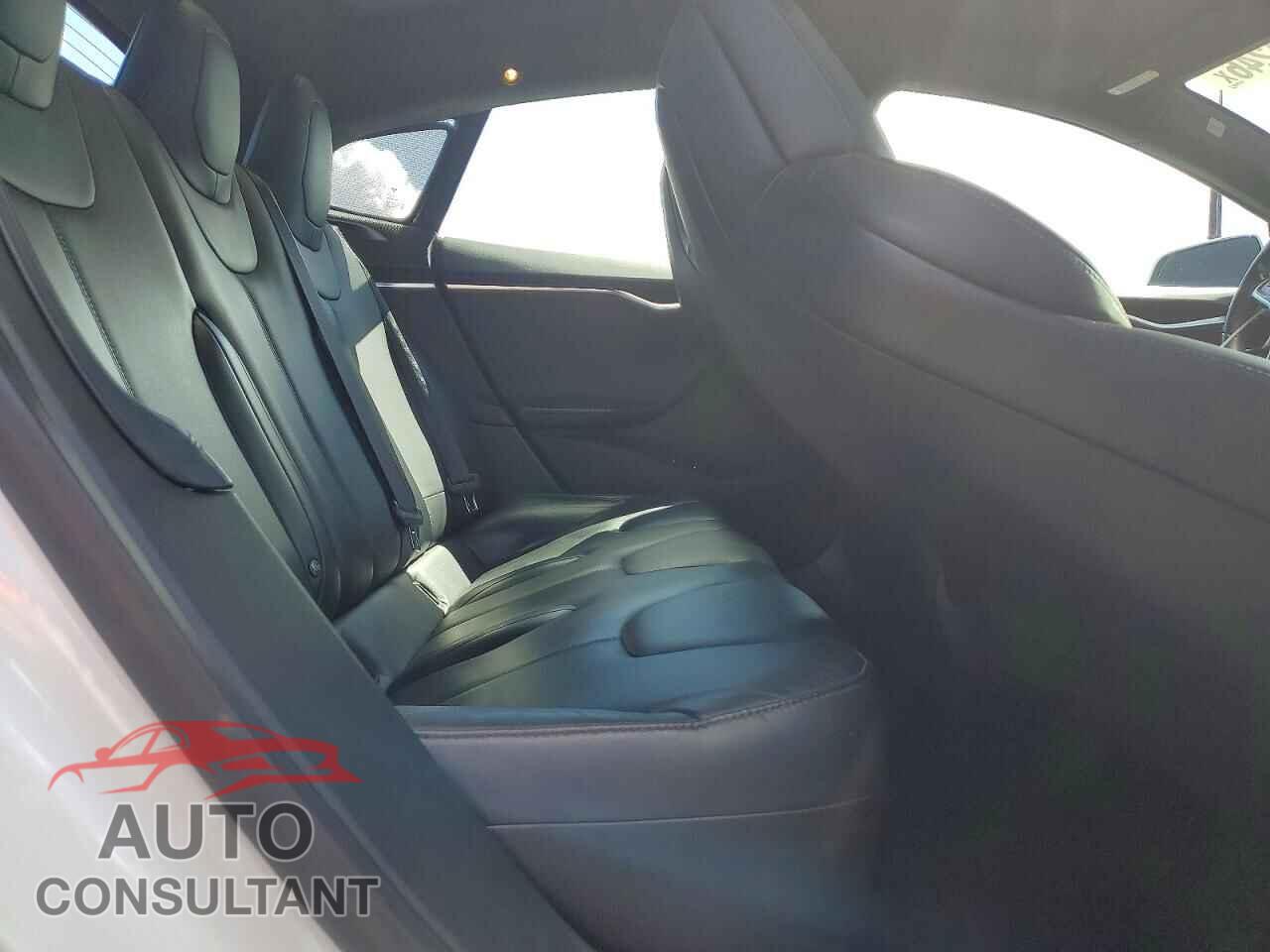 TESLA MODEL S 2017 - 5YJSA1E10HF199030