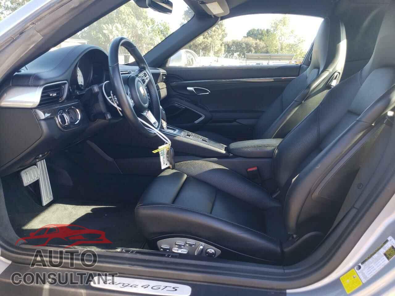 PORSCHE 911 2017 - WP0BB2A98HS136940