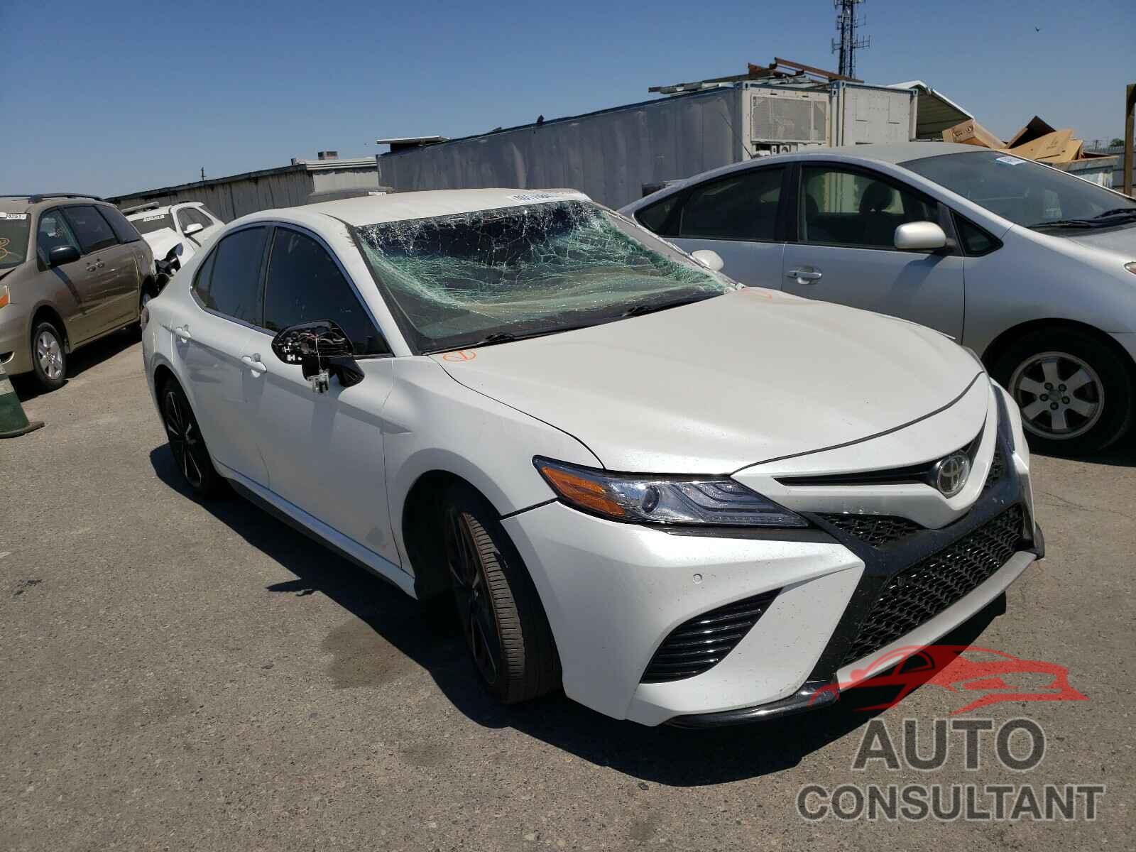 TOYOTA CAMRY 2018 - 4T1B61HK3JU109108