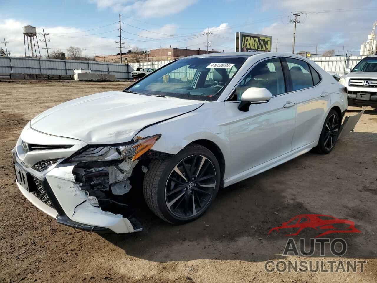 TOYOTA CAMRY 2018 - 4T1BZ1HK7JU016874