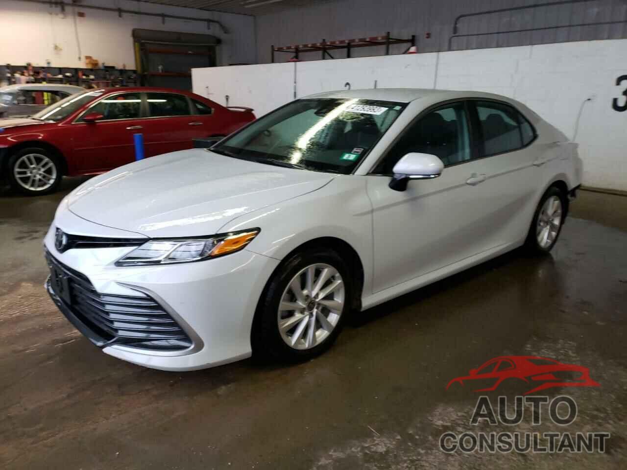 TOYOTA CAMRY 2022 - 4T1R11AK9NU007213