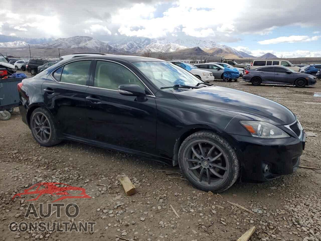 LEXUS IS 2012 - JTHCF5C20C5055933