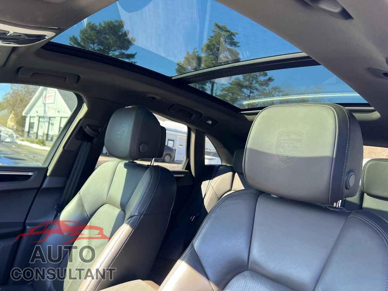 PORSCHE MACAN 2015 - WP1AB2A58FLB50951