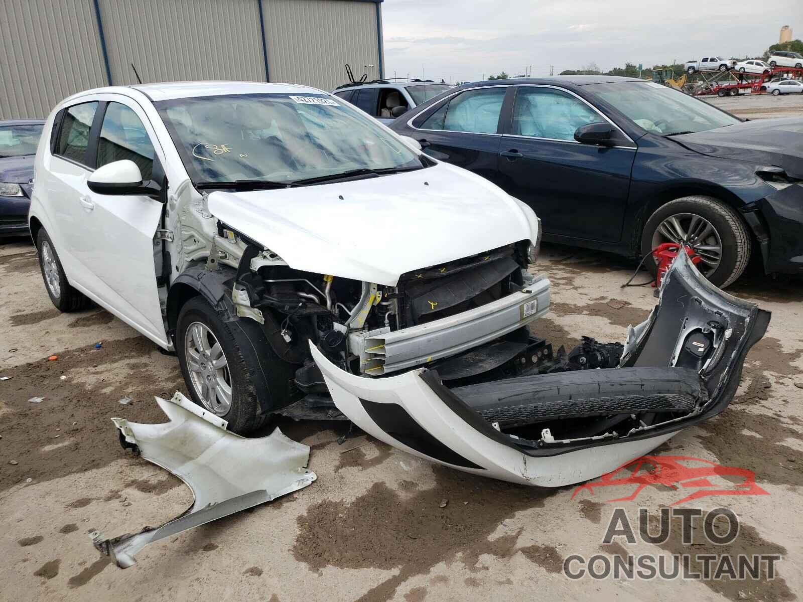 CHEVROLET SONIC 2016 - 1G1JC6SH2G4134196