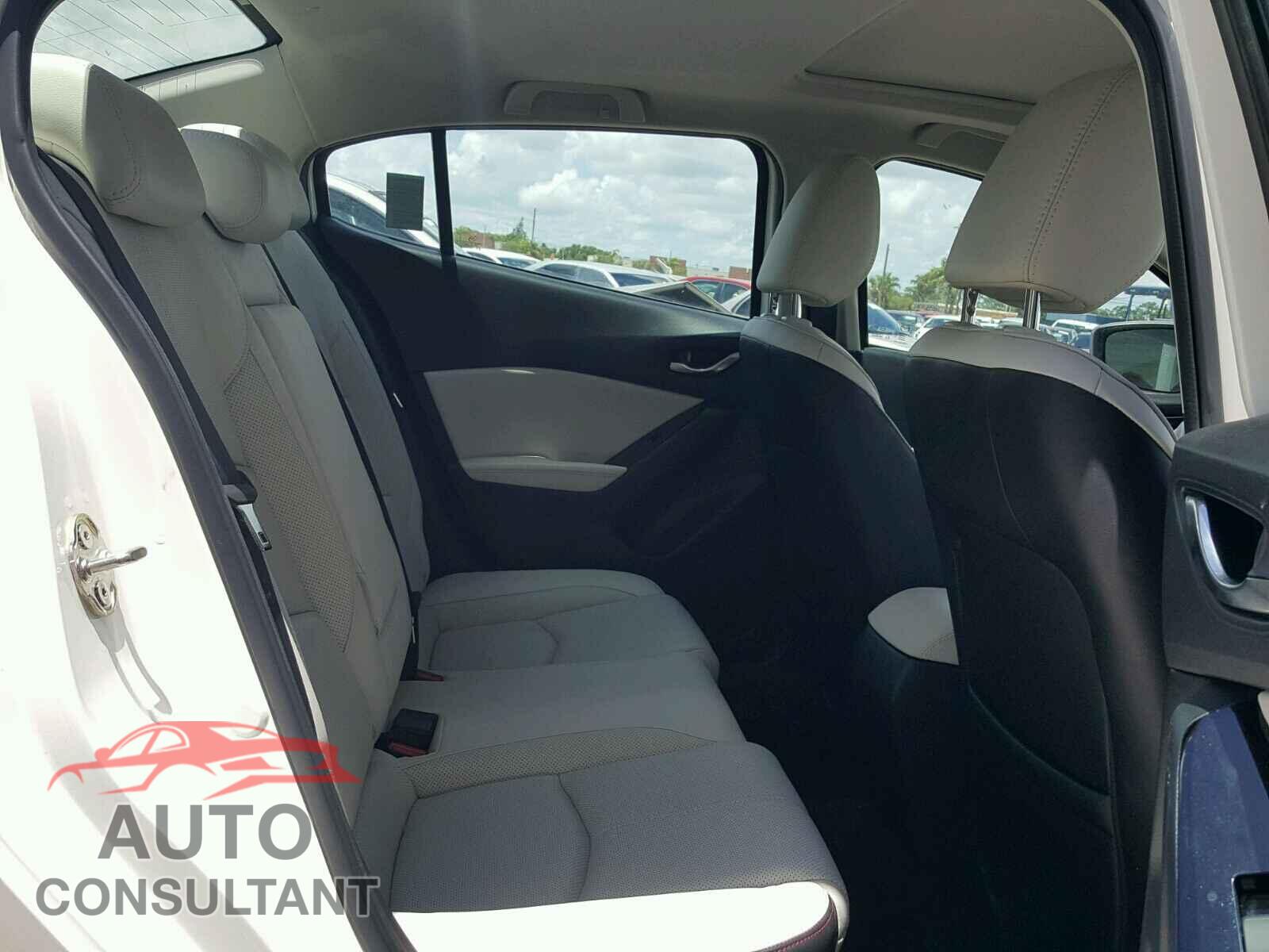 MAZDA 3 2017 - 3MZBN1W36HM132297
