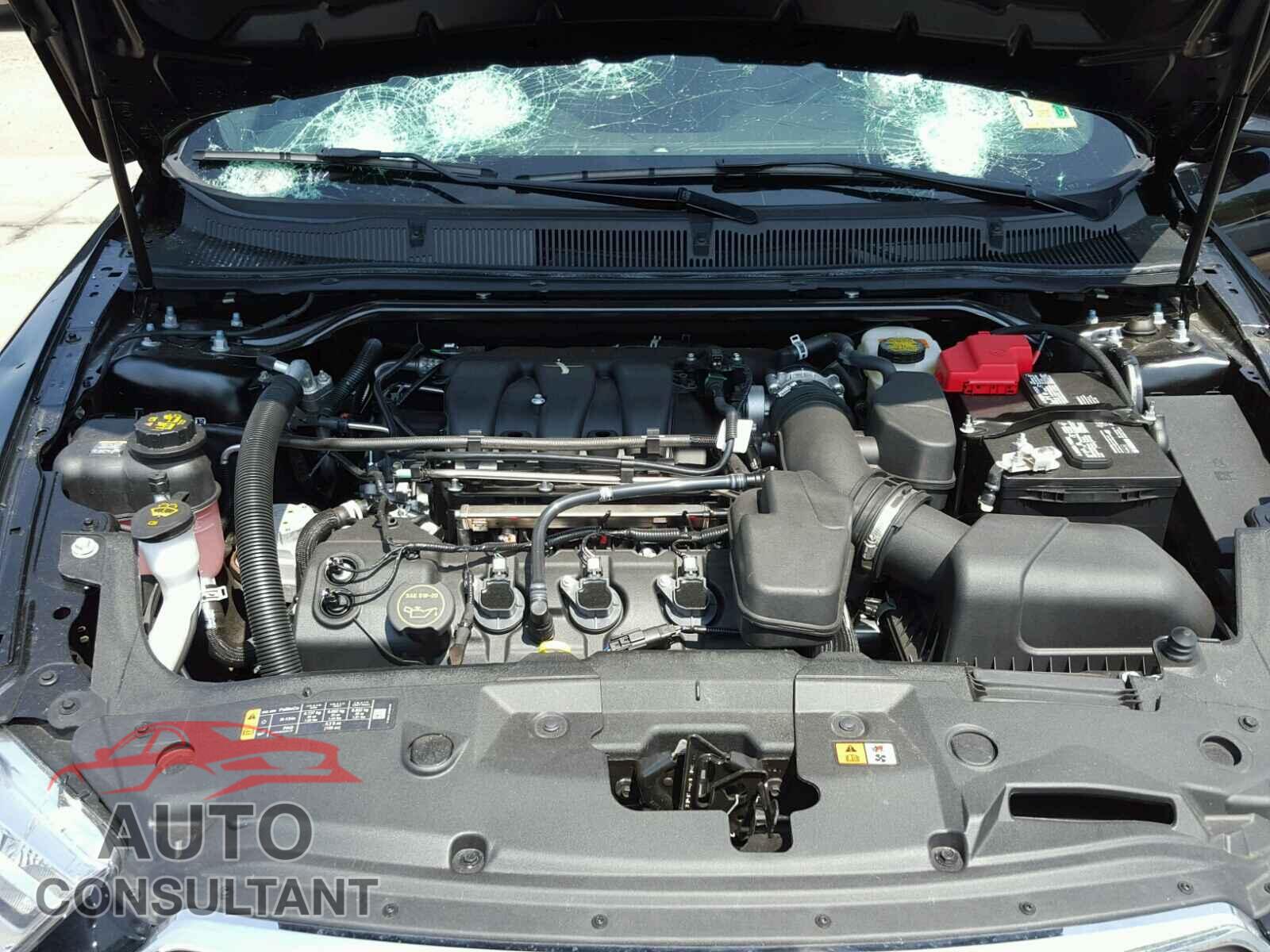 FORD TAURUS 2018 - 1FAHP2H88JG124892