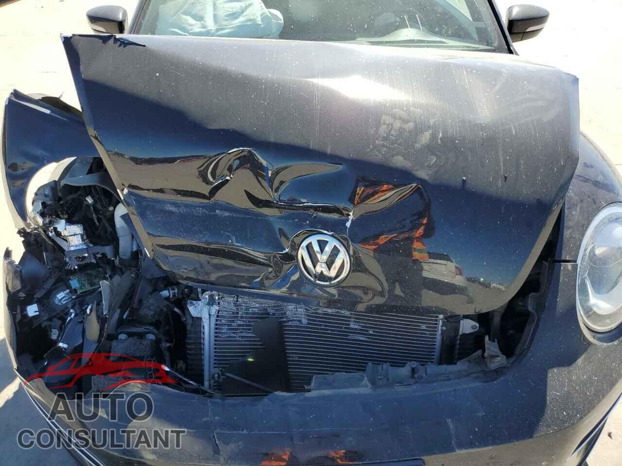 VOLKSWAGEN BEETLE 2017 - 3VW517AT5HM800982