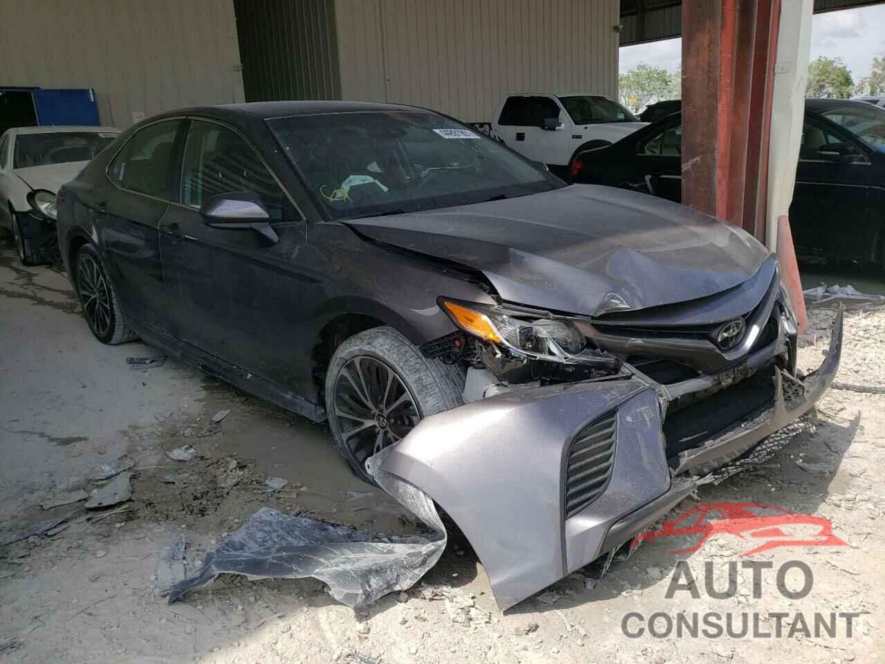TOYOTA CAMRY 2018 - 4T1B11HK8JU655689