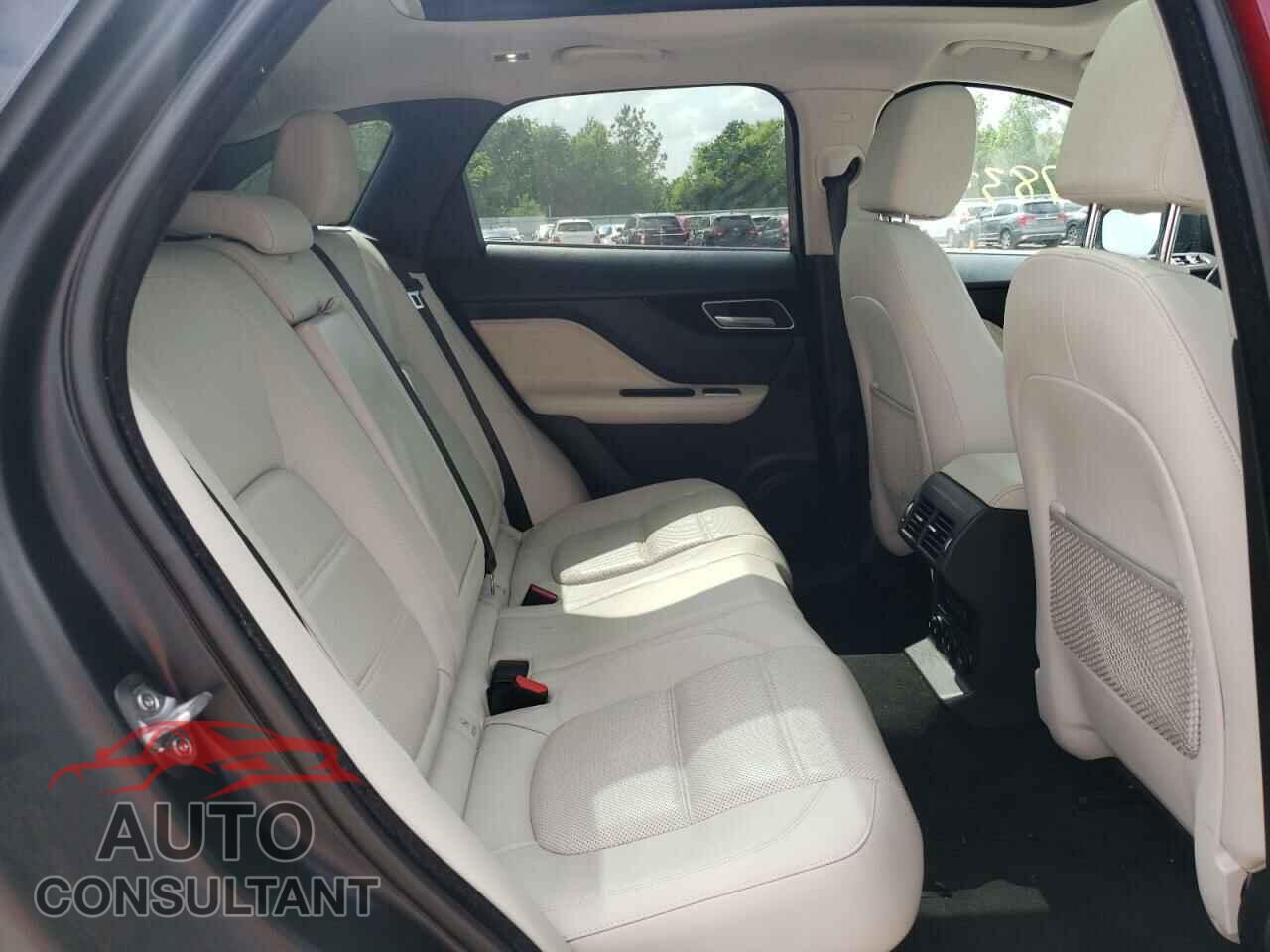 JAGUAR F-PACE 2017 - SADCK2BN8HA493223