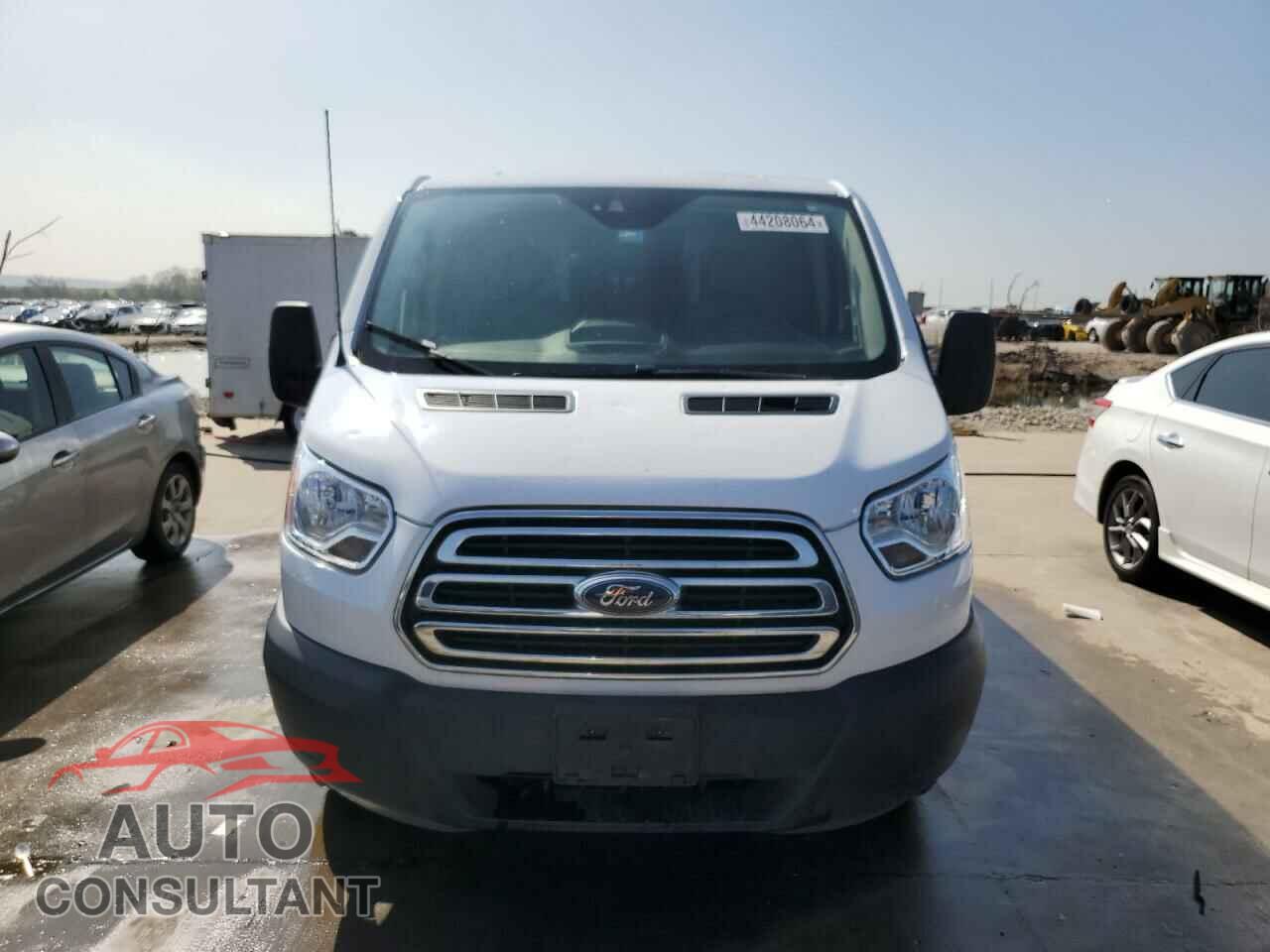 FORD TRANSIT 2019 - 1FTYR2YM1KKB82892