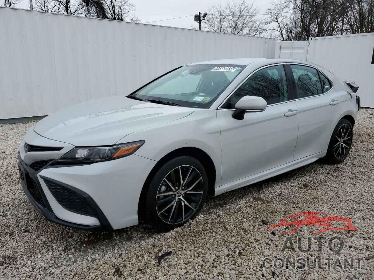 TOYOTA CAMRY 2022 - 4T1G11AK2NU053845