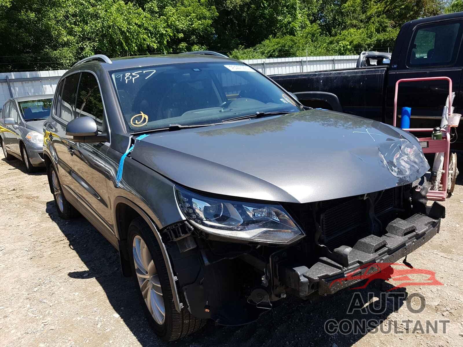 VOLKSWAGEN TIGUAN 2016 - WVGAV7AXXGW525662